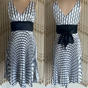 Y2K 2000s Silky White Black Abstract Geometric Mod Empire Party Bow V Neck Dress